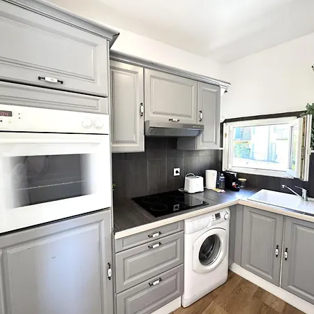 Riviera - Les Toits D Augustin - Bright With A C - Old Town